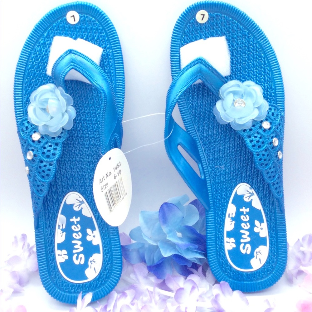 - Sweet rhinestone flip flops. New size 7